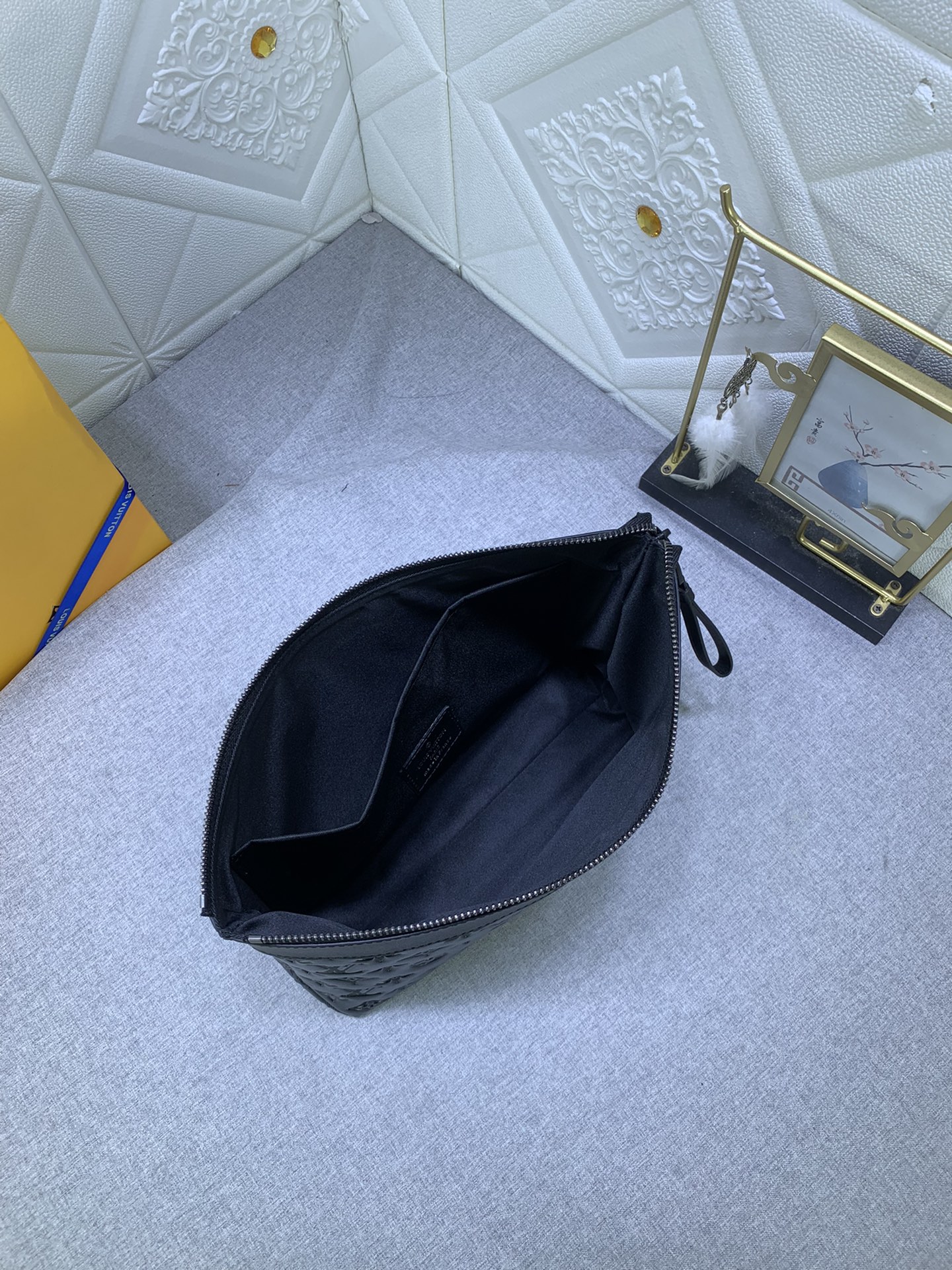Louis Vuitton pochette voyage souple M82545 (3) 32 x 21 x 8cm