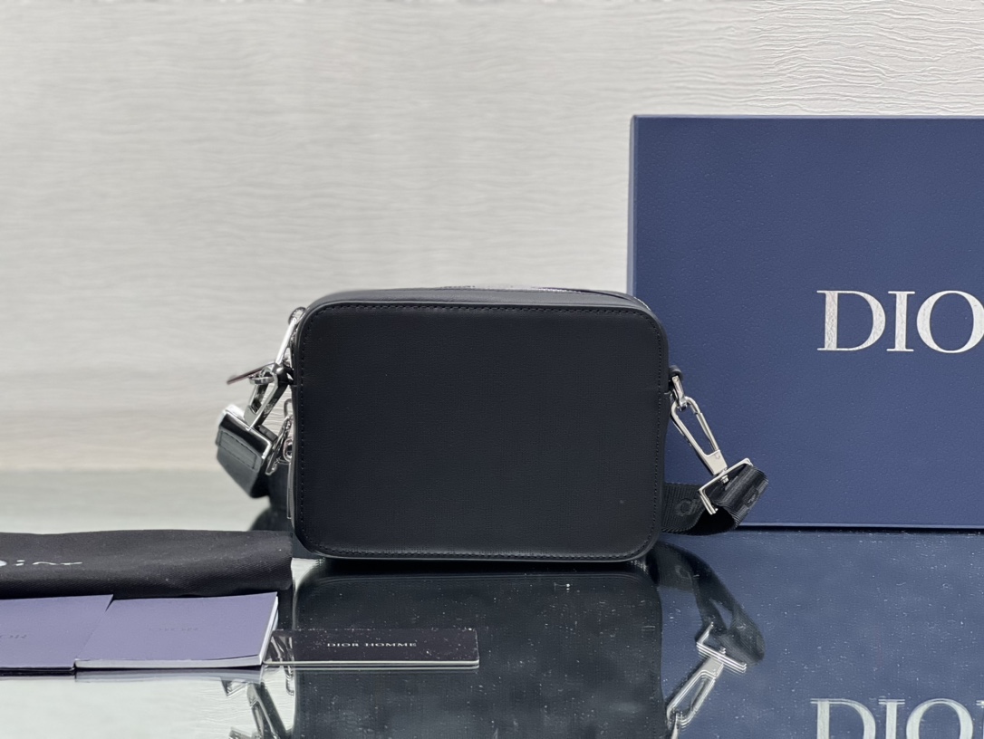 Dior CD Diamond 22412-3 17 x 12.5 x 5cm