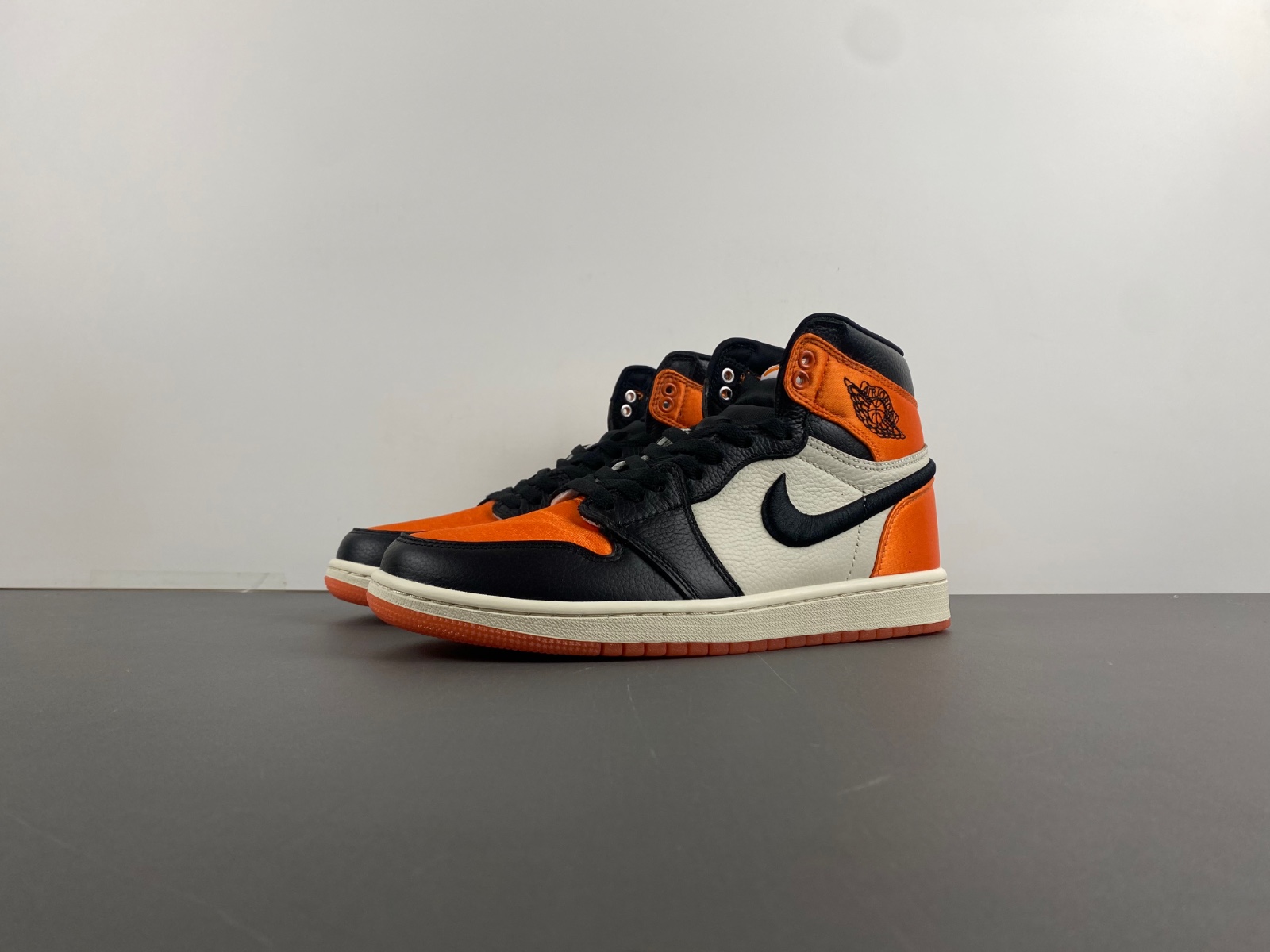 Jordan 1 Retro High OG Satin Shattered Backboard (Women's) AV3725-010