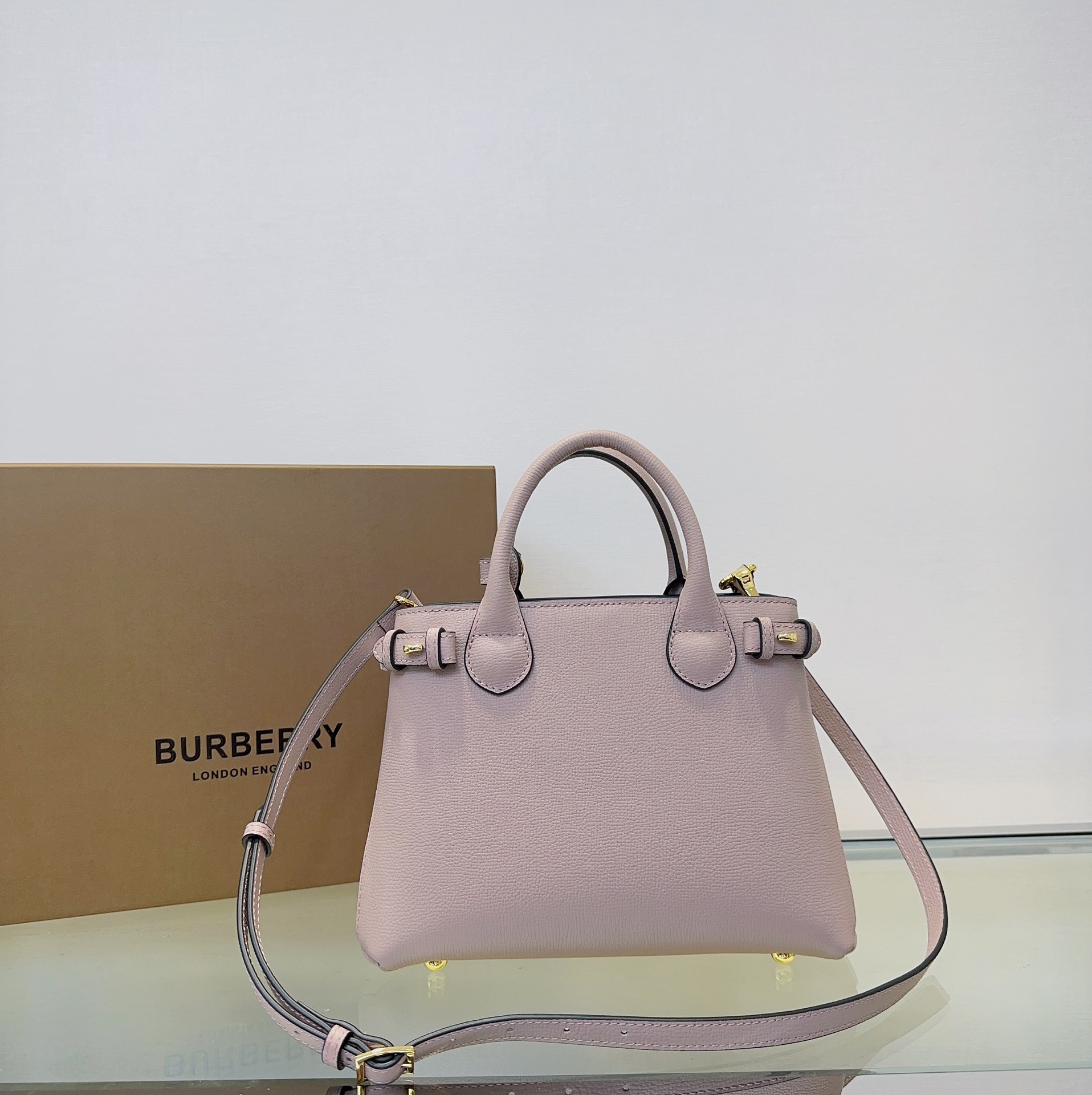 Burberry The Banner 7121 (3) 22 x 12 x 17cm