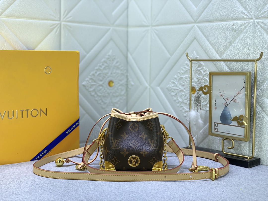 Louis Vuitton Online Only M83227 (3) 11.5 x 11.5 x 11.5 cm