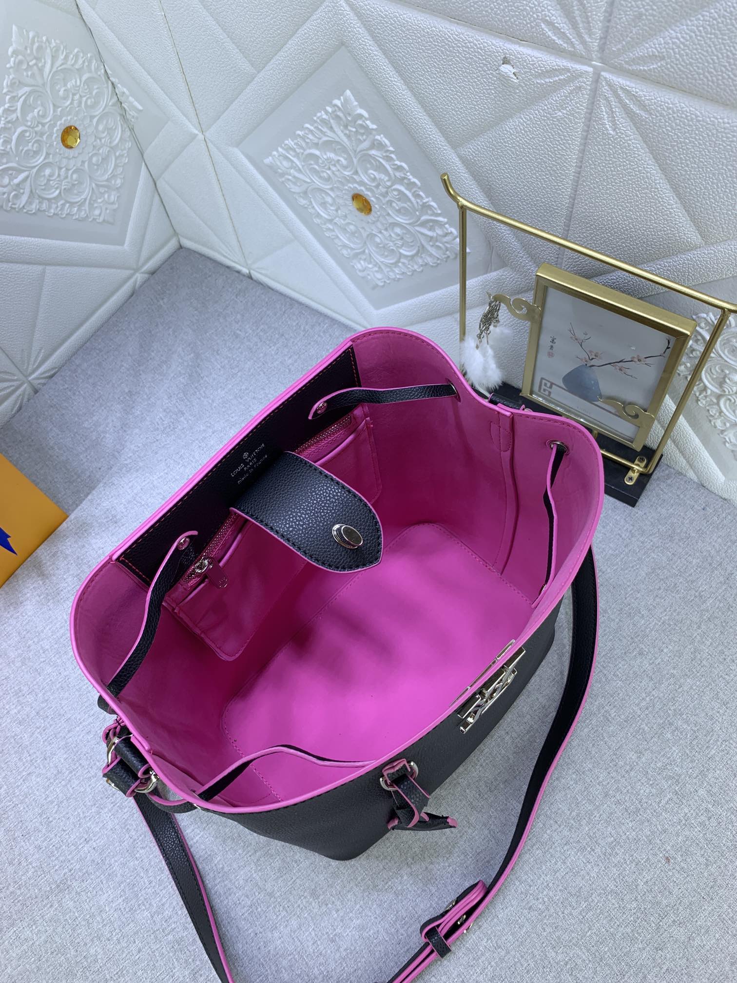 Louis Vuitton M54677 25-27-15cm