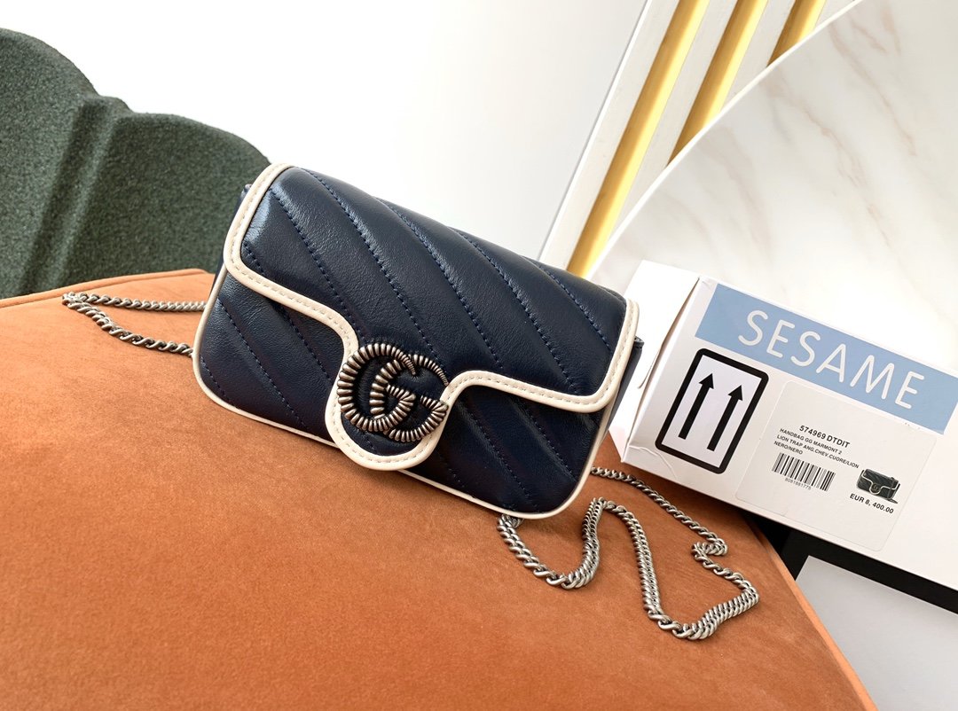 GUCCI Marmont 574969 17.5/11.5/4cm