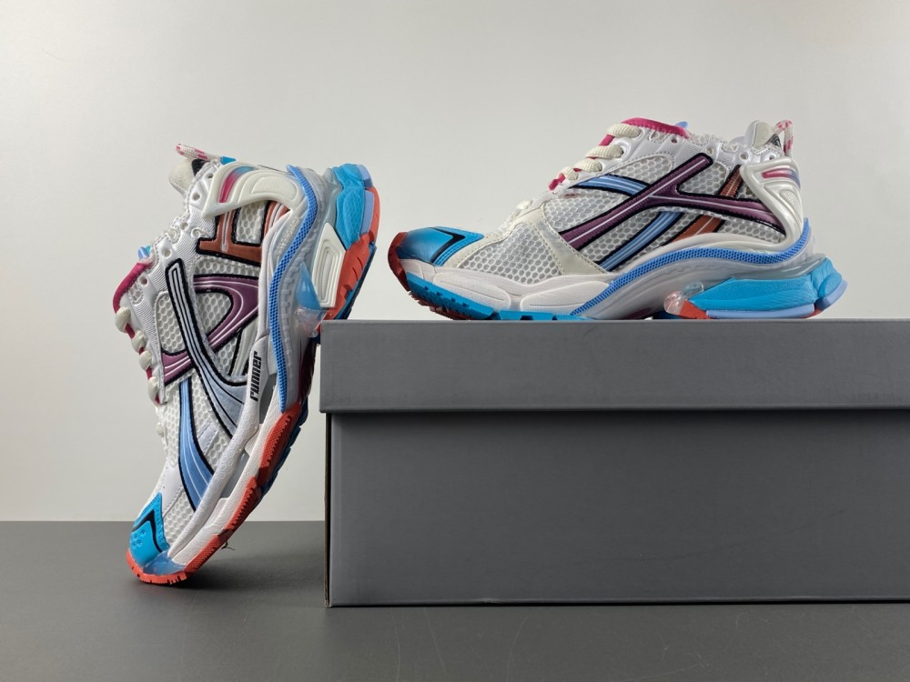 Balenciaga 772767-W3RBW-2325