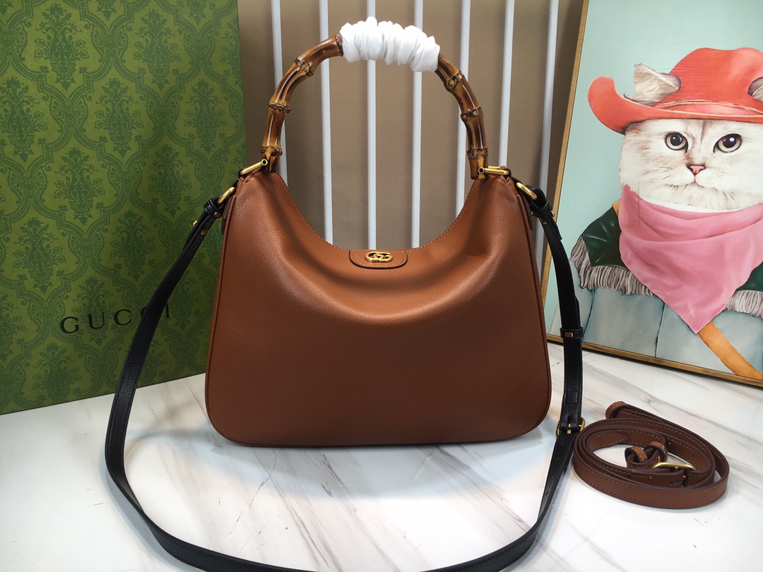 Gucci Diana 746124 30x 23x 6.5cm