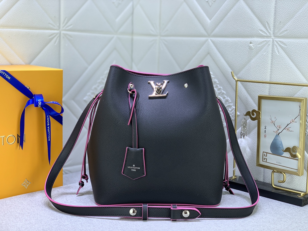 Louis Vuitton M54677 25-27-15cm