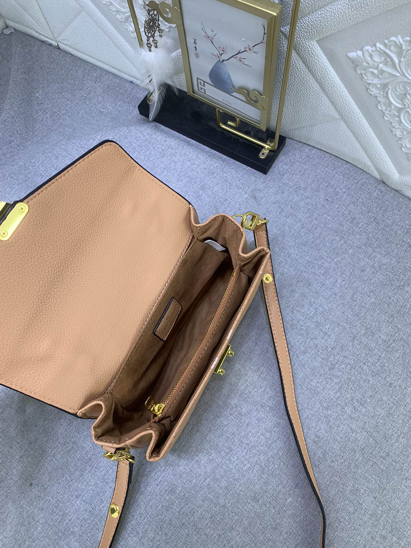Louis Vuitton Pochette Métis East West M46279 (3) 21.5 x 13.5 x 6.0cm