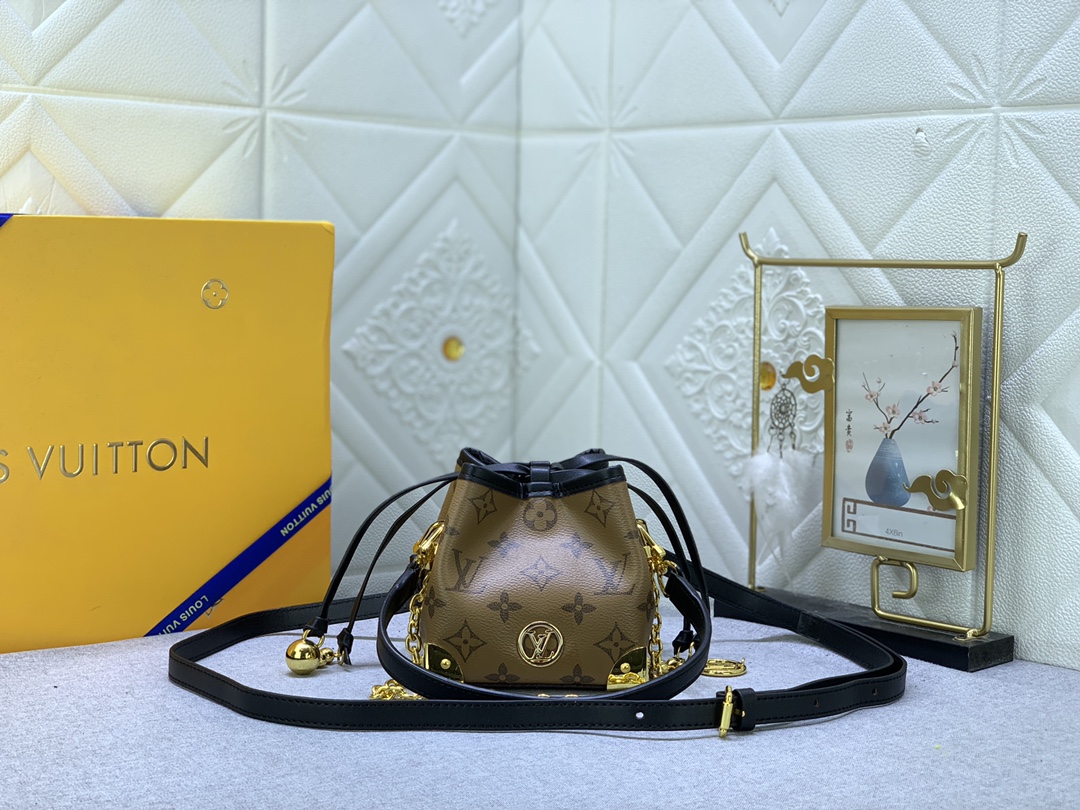 Louis Vuitton Online Only M83227(4) 11.5 x 11.5 x 11.5 cm