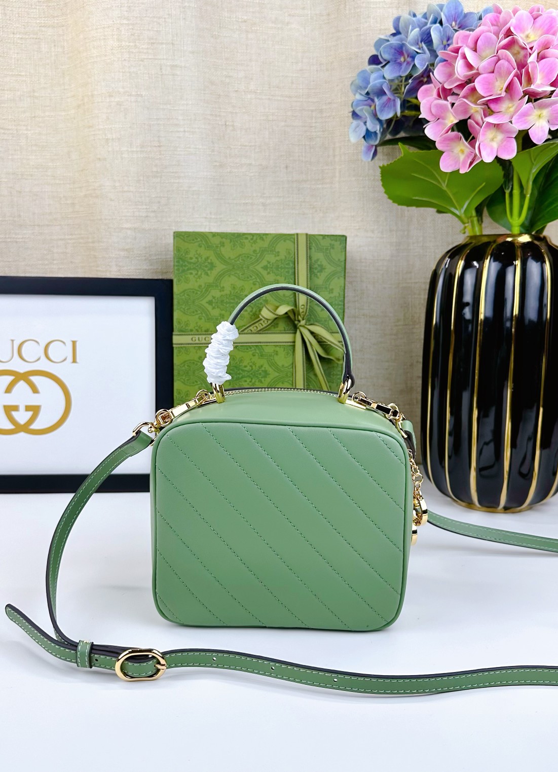 Gucci Blondie 744434 17x15x9cm