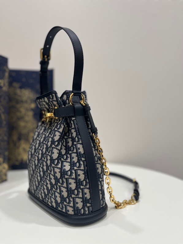 Dior C'est 3 (24) 24*10*24.5cm
