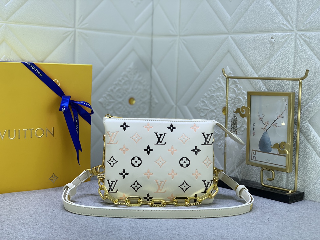 Louis Vuitton Coussin BB M20574 20 x 16 x 12cm