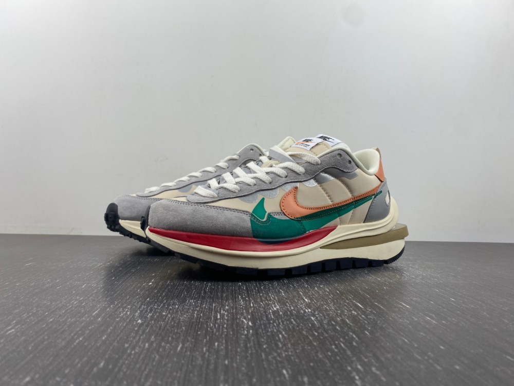 Sacai x VaporWaffle “Tour Yellow ”DD1875-107