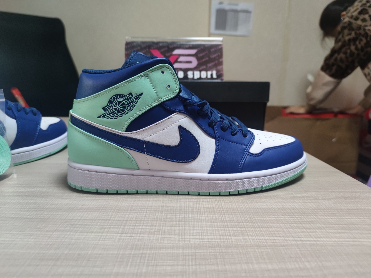 Jordan 1 Mid Mystic Navy Mint Foam 554724-413