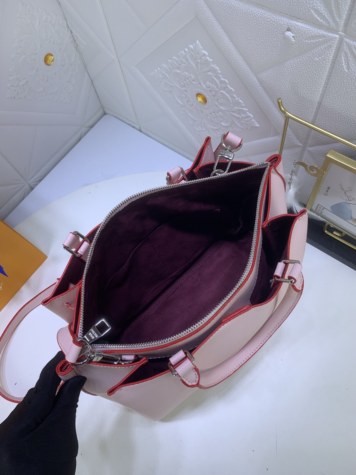 Louis Vuitton LOCKMETO M54569 38 x 24x 15.5cm
