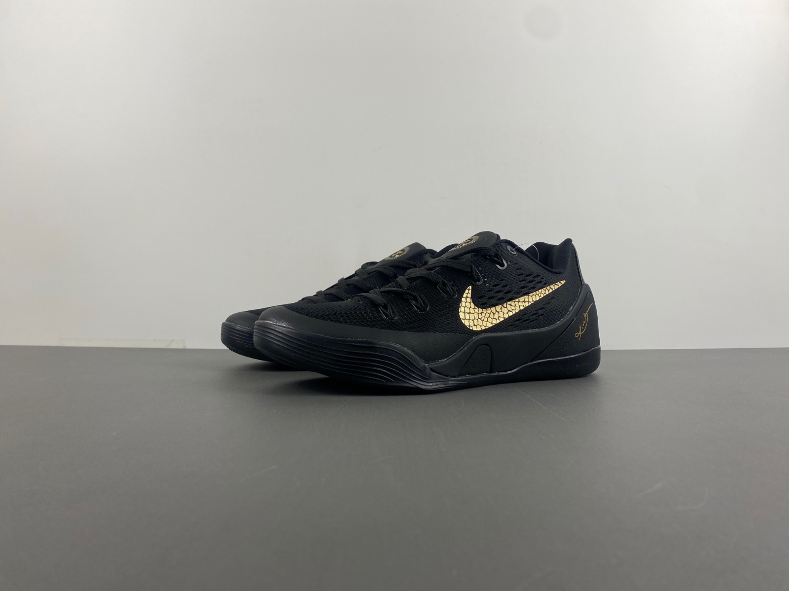 Nike Kobe 9 Black gold Gift of Mamba 646701-701