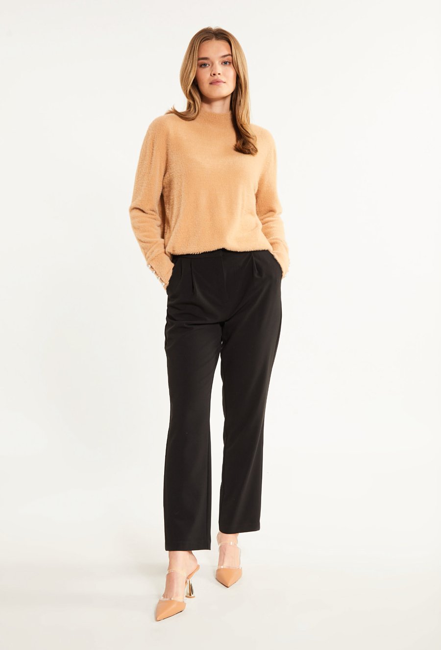 Sweter damski z aplikacją