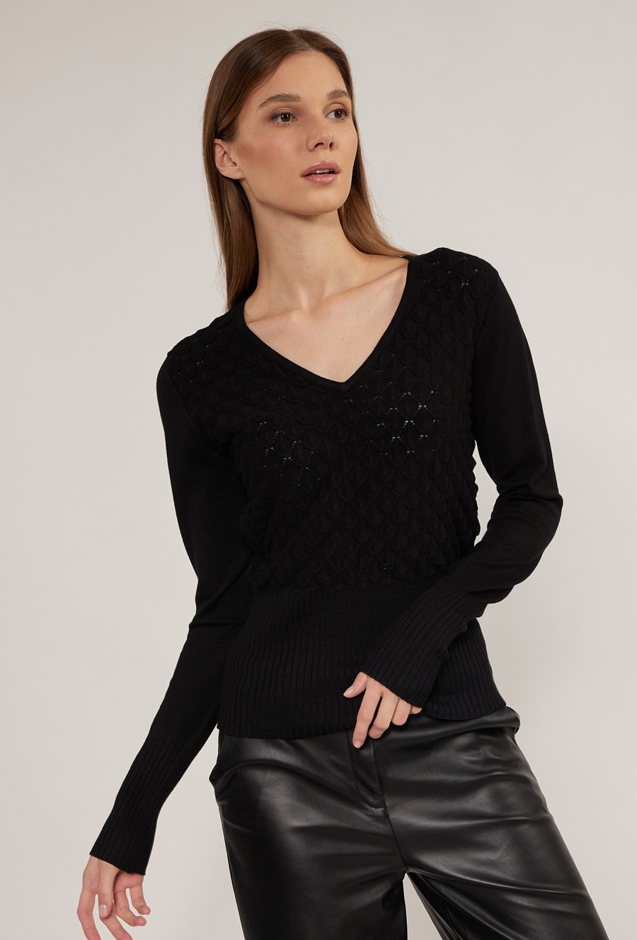 Dopasowany sweter z długim rękawem