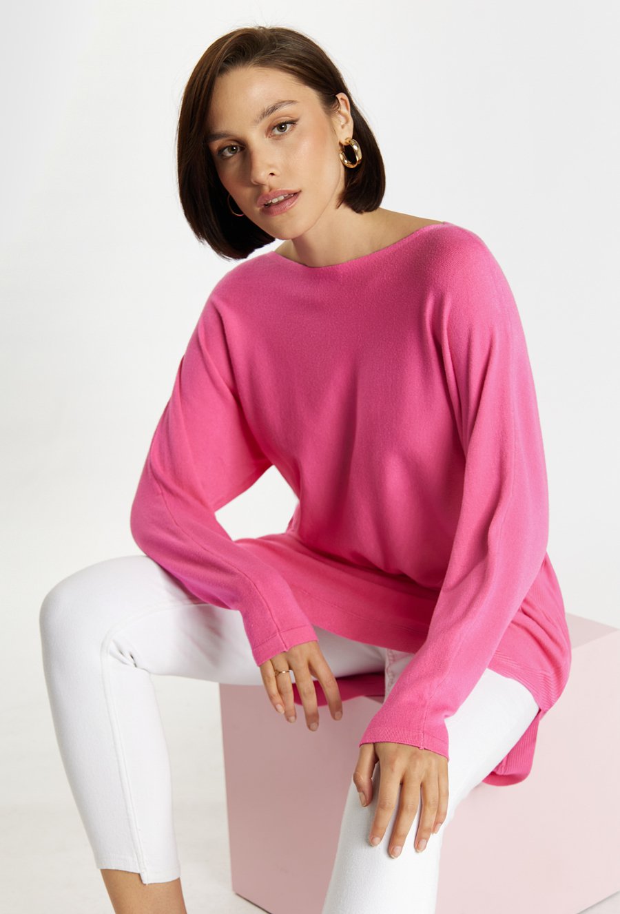 Sweter z kieszonkami