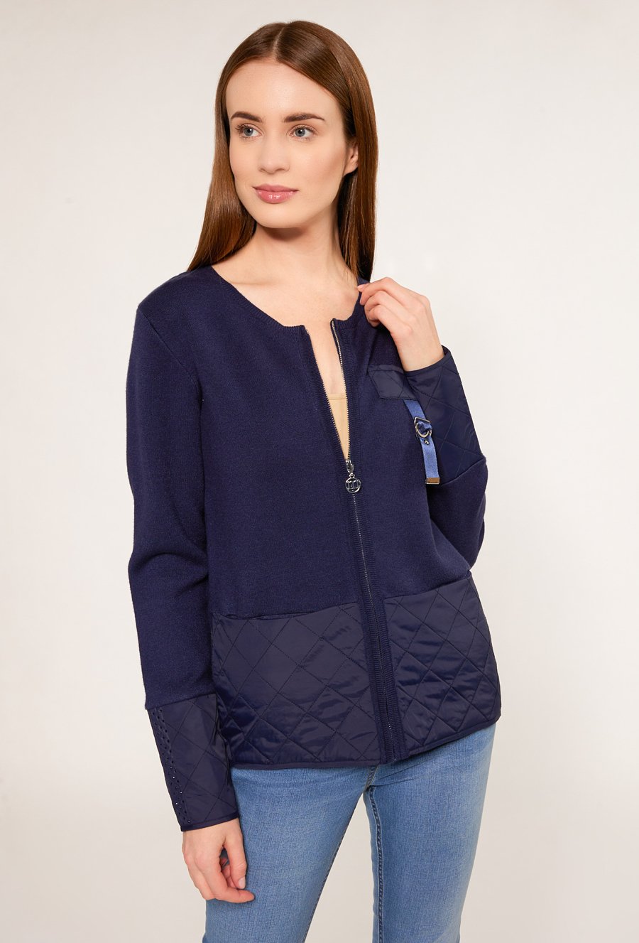 Sweter z pikowanymi wstawkami