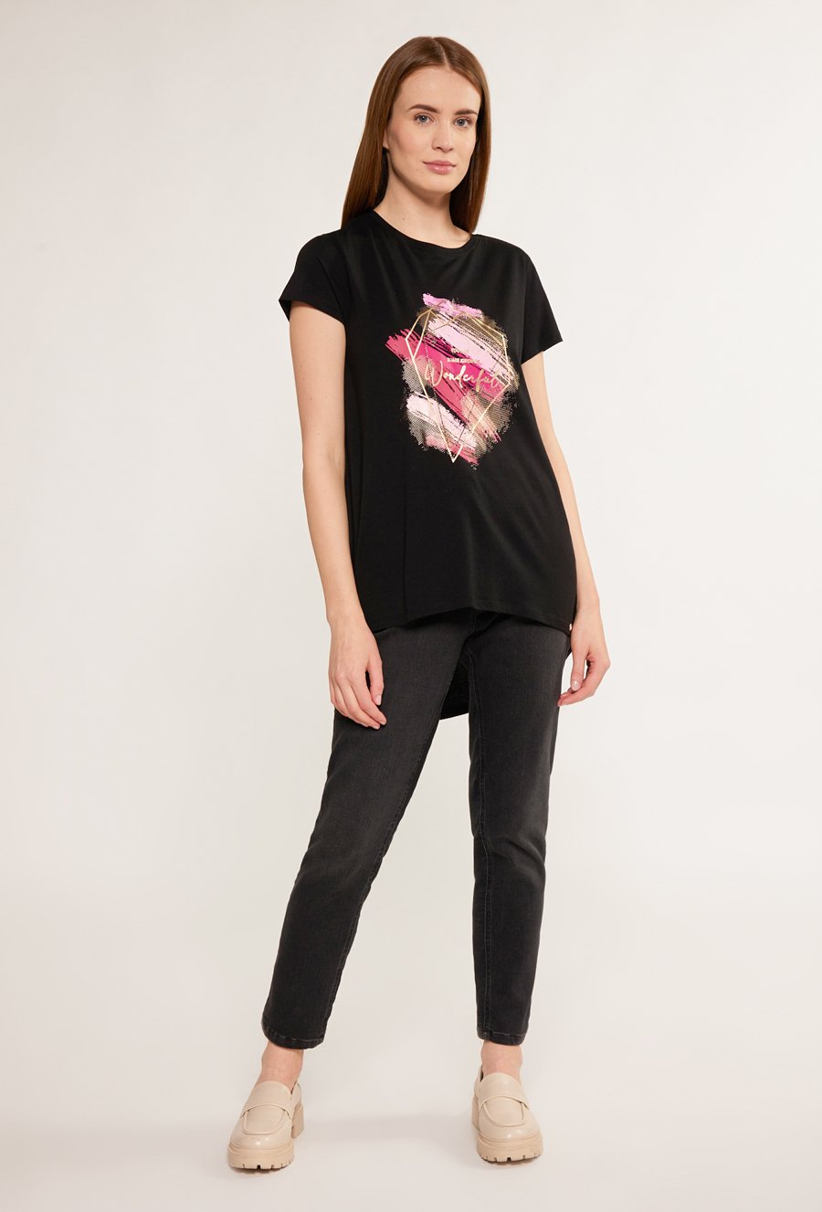 T-shirt damski z dłuższym tyłem