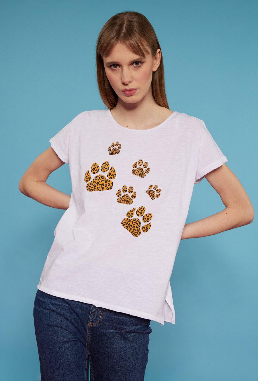 Biały t-shirt z motywem zwierzęcym