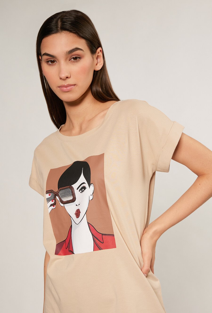 T-shirt damski z ciekawym wzorem