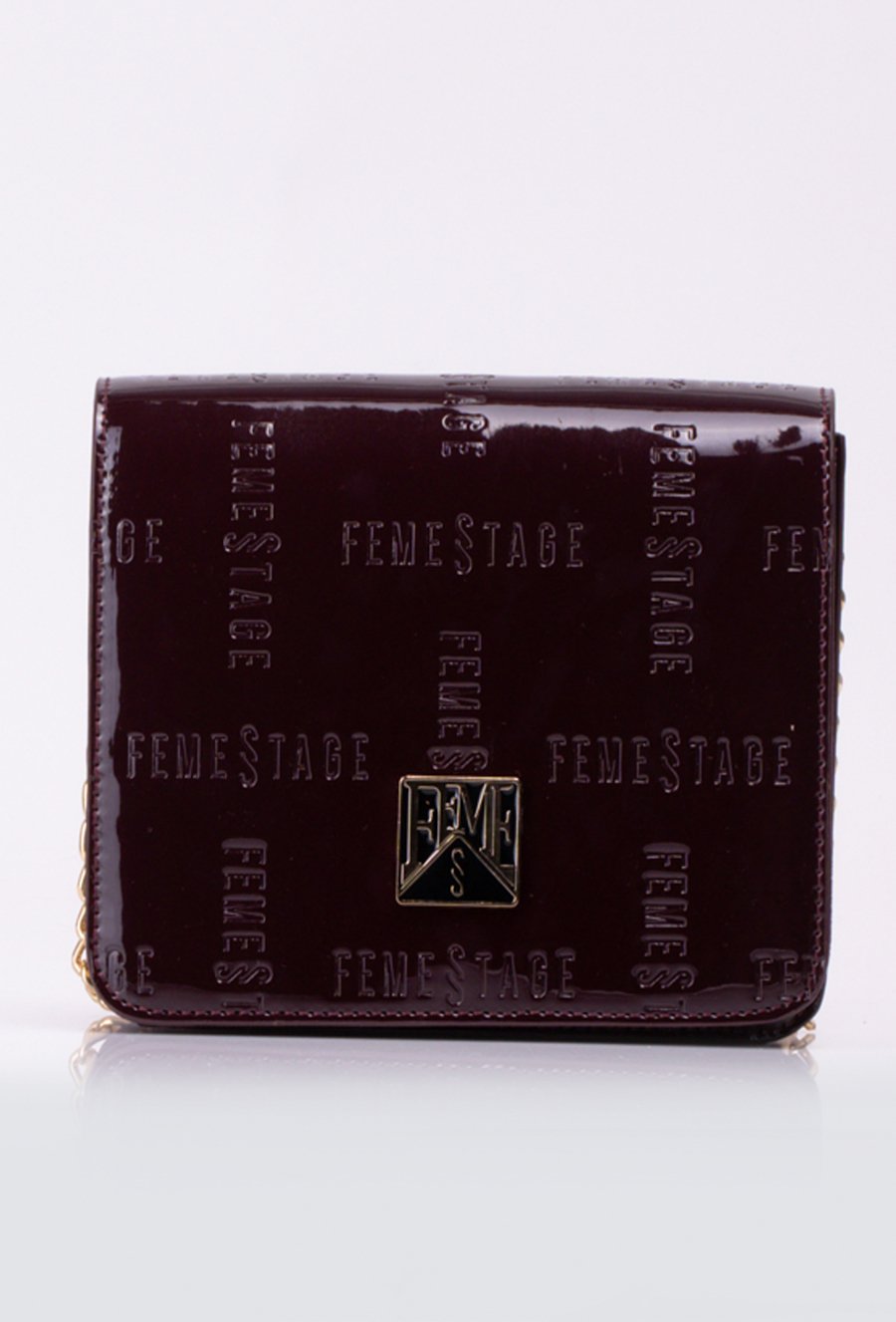 Mała, lakierowana torba crossbody