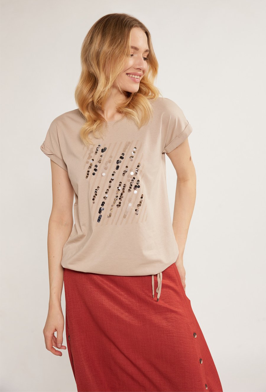 T-shirt z cekinami