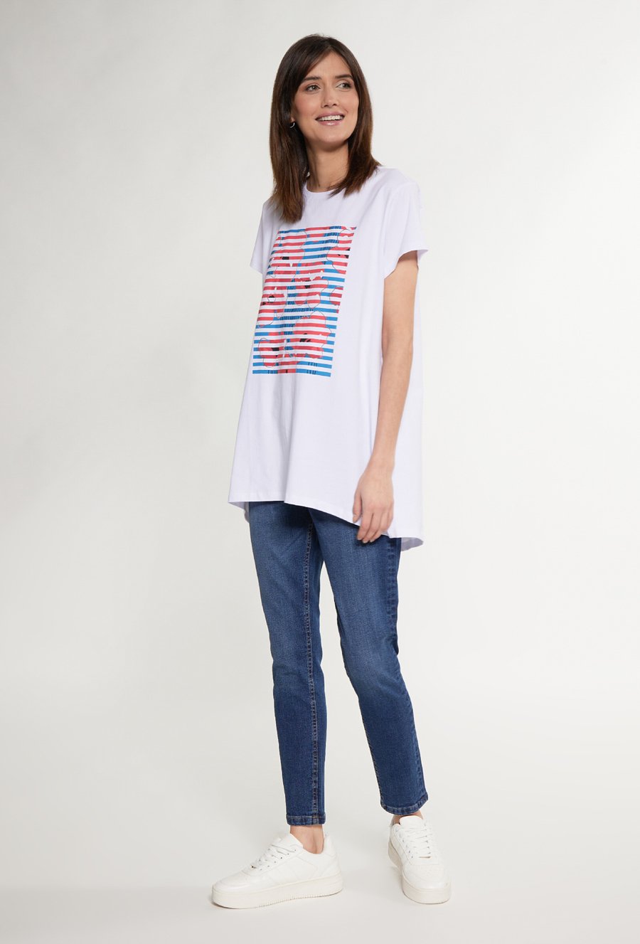 T-shirt damski z dłuższym tyłem