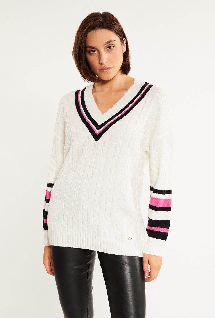Sweter z ozdobnymi wstawkami