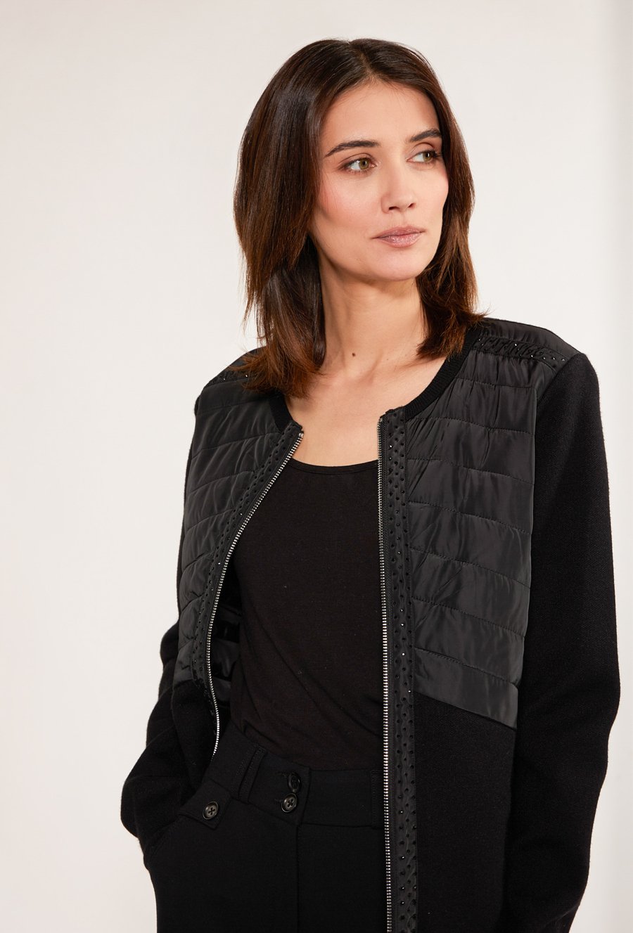 Sweter z pikowanymi wstawkami