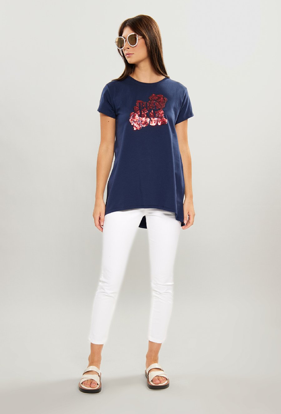 T-shirt damski z dłuższym tyłem