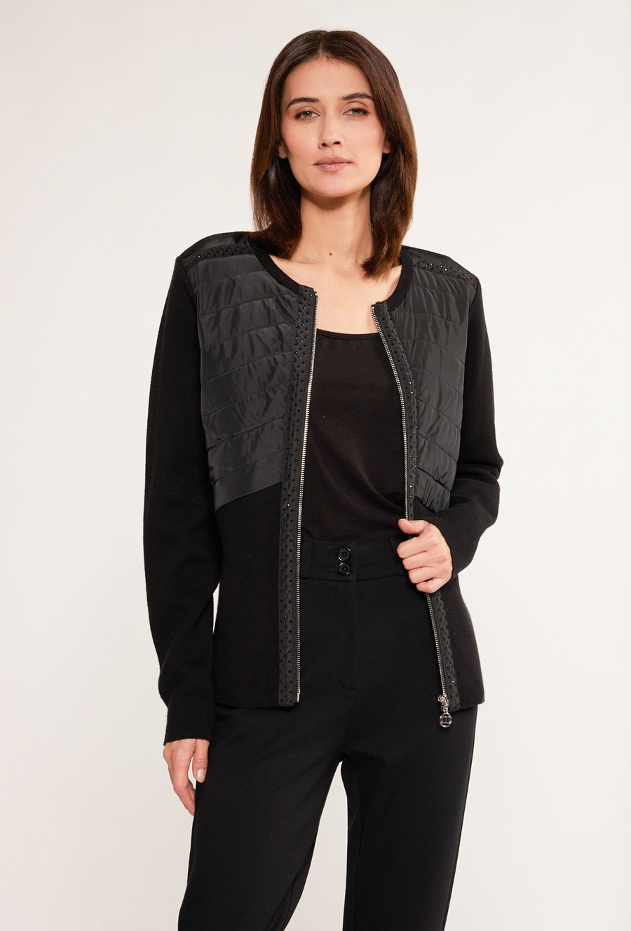 Sweter z pikowanymi wstawkami