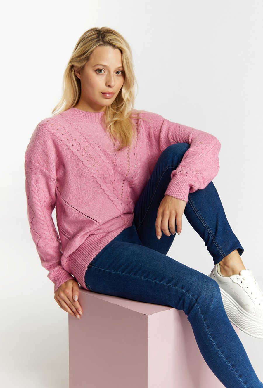 Sweter damski z półgolfem