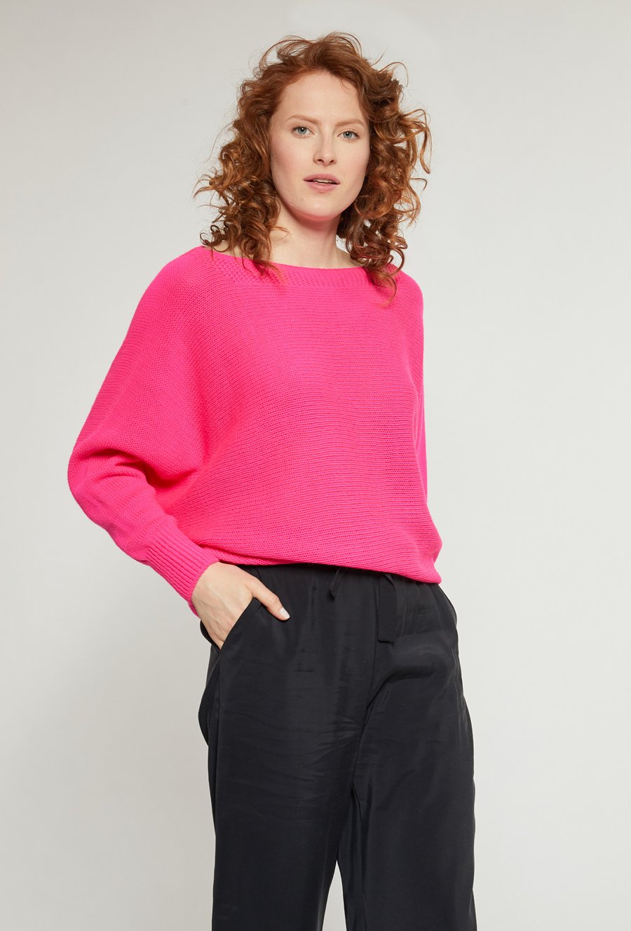 Sweter z wiązaniem z tyłu