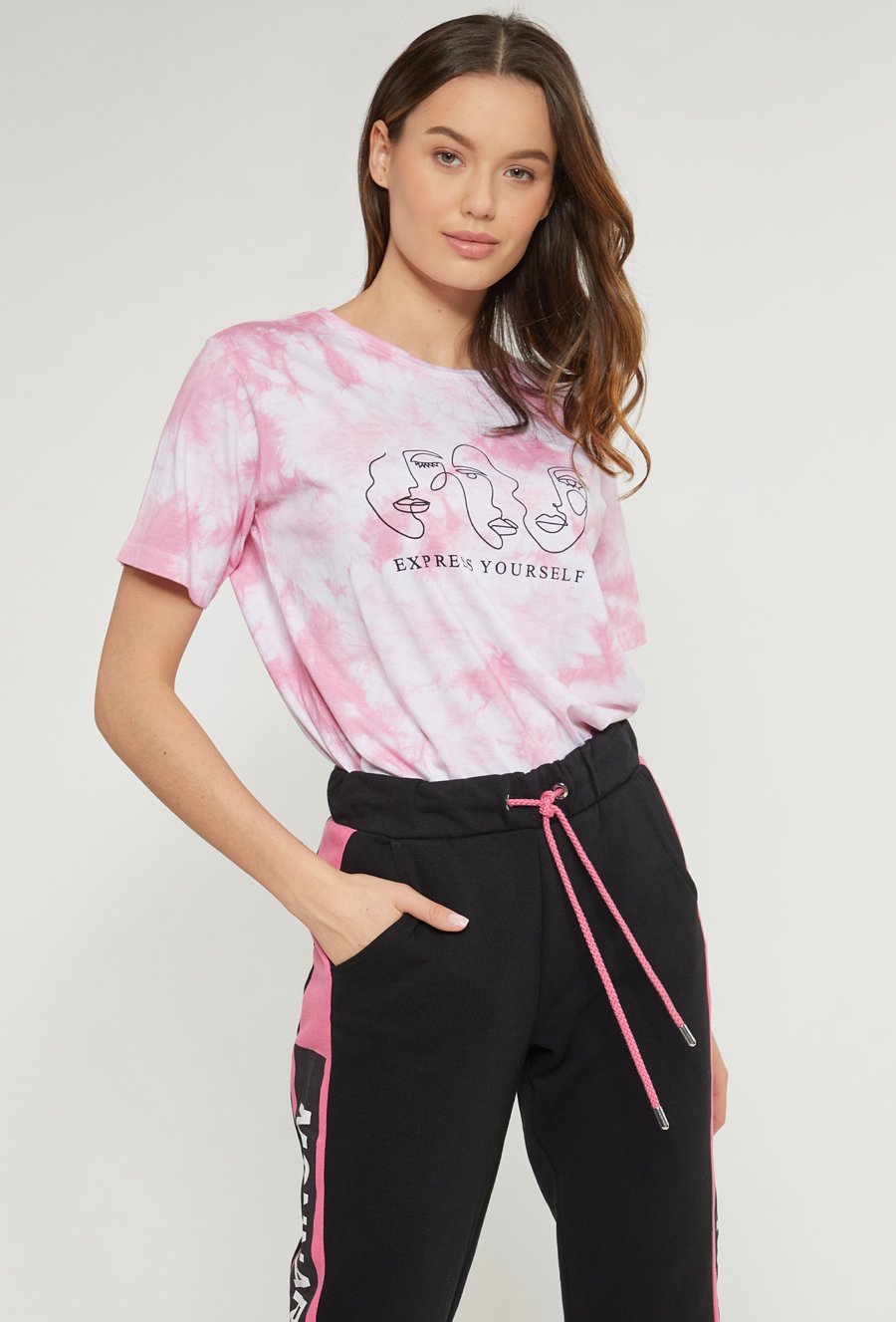 T-shirt damski z ciekawym nadrukiem