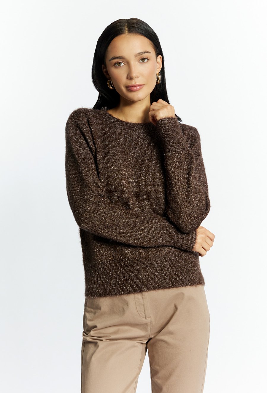 Sweter z połyskującą nicią