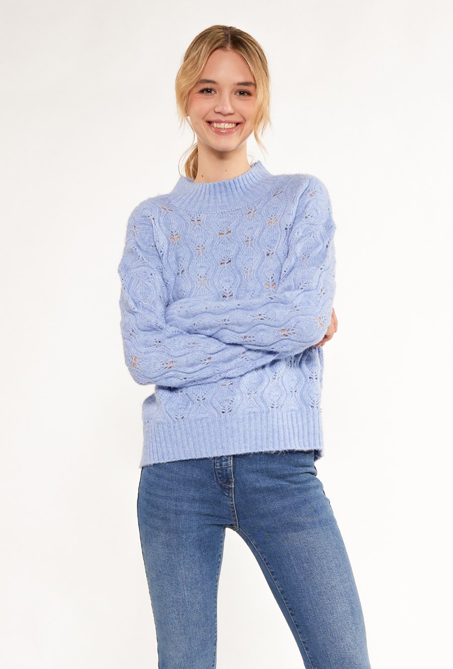 Sweter z ozdobnym splotem