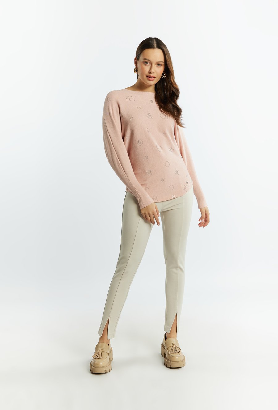 Sweter damski z aplikacjami