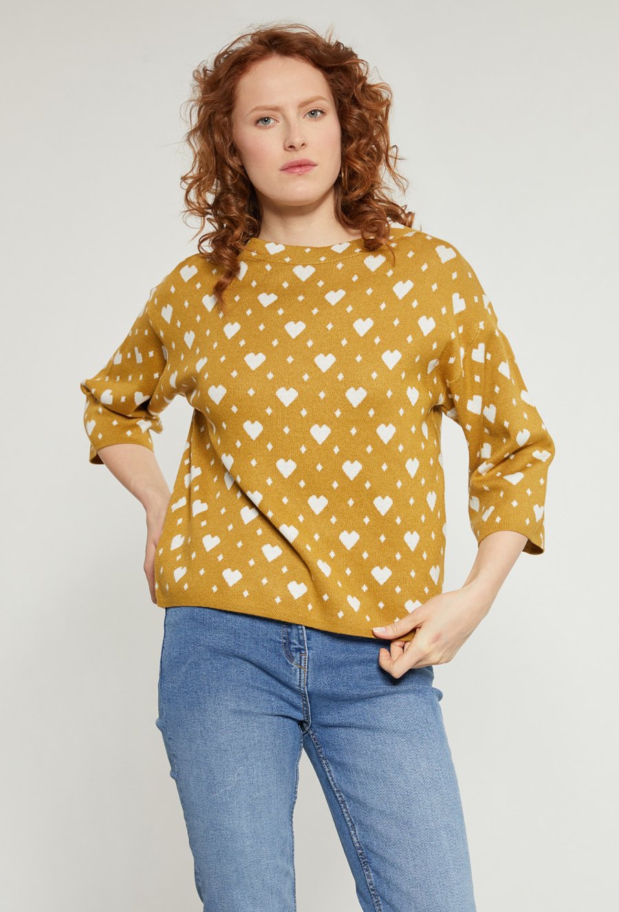 Sweter z wzorem w serca