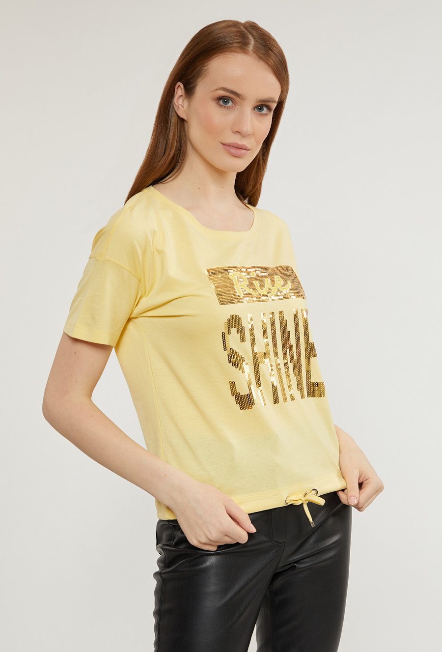 T-shirt damski z cekinami