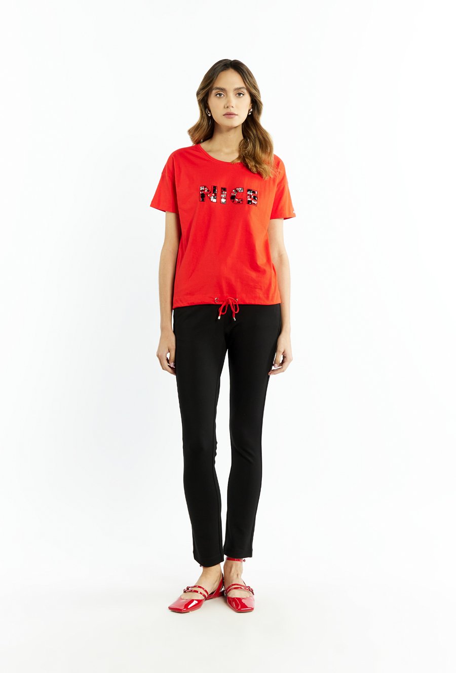 T-shirt damski z błyszczącą aplikacją
