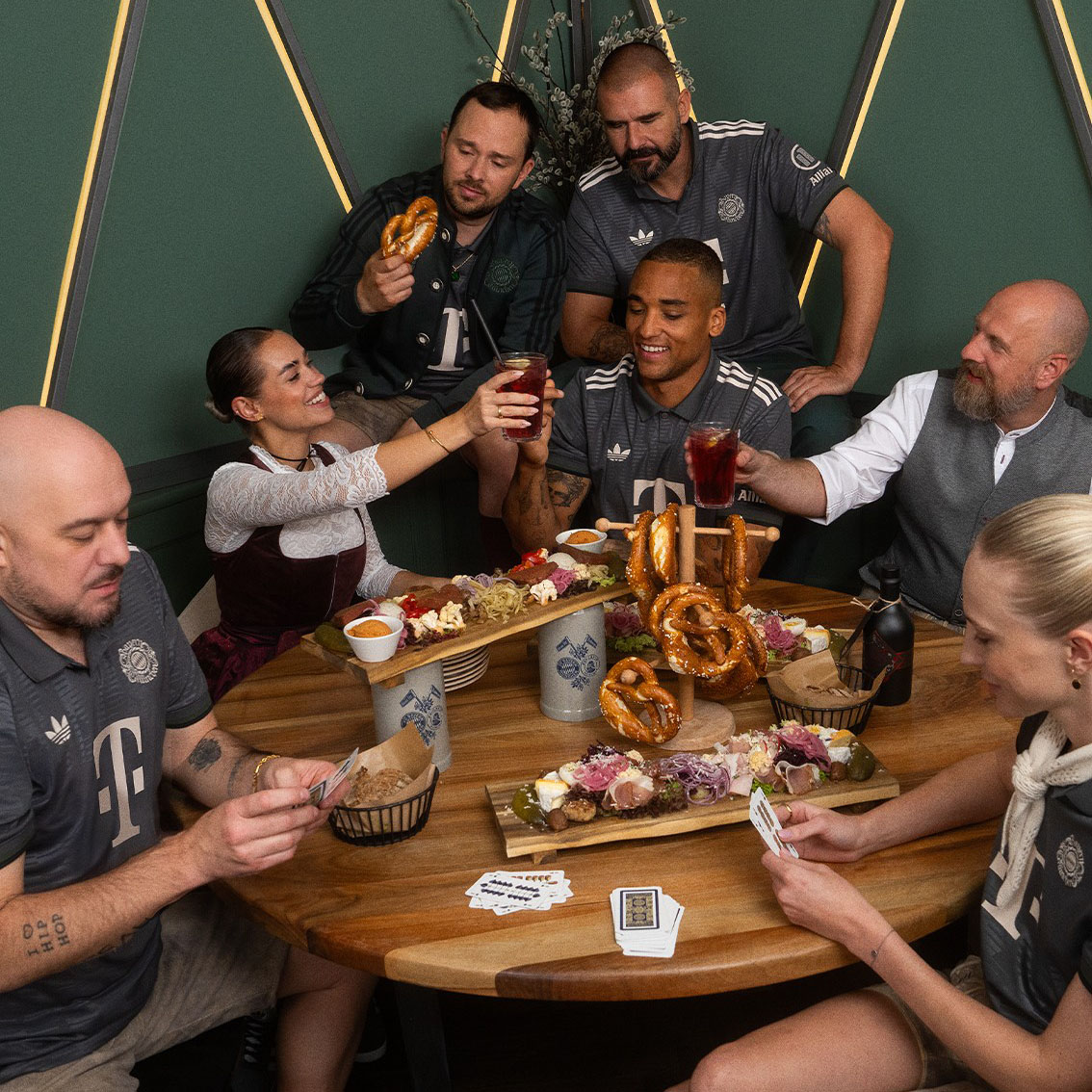 Bayern Munich Oktoberfest Jersey 2024/25