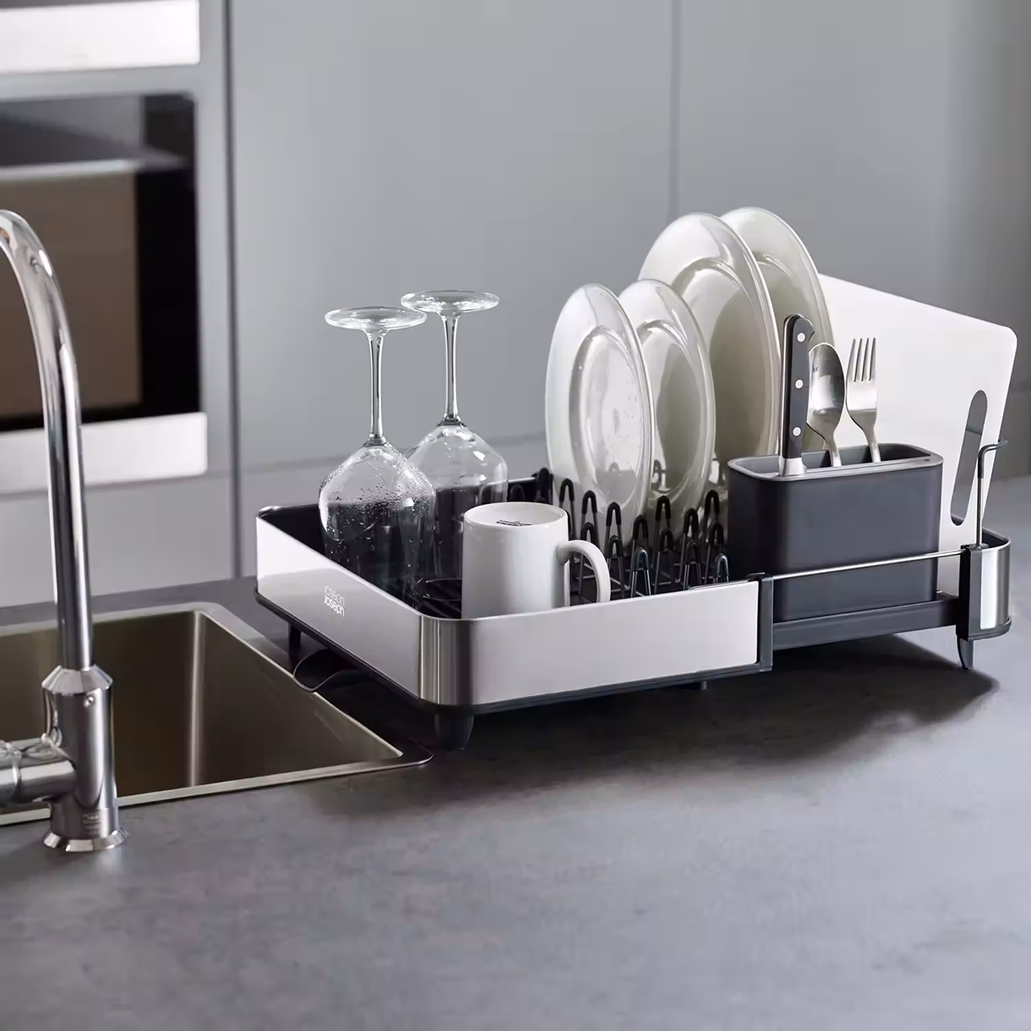 Extend? Steel Expandable Dish Drainer