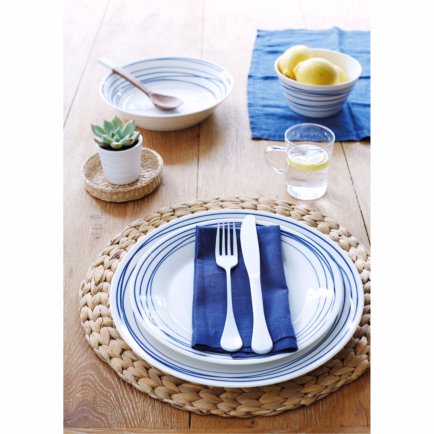Pacific Blue Lines 16 Piece Dinner Set