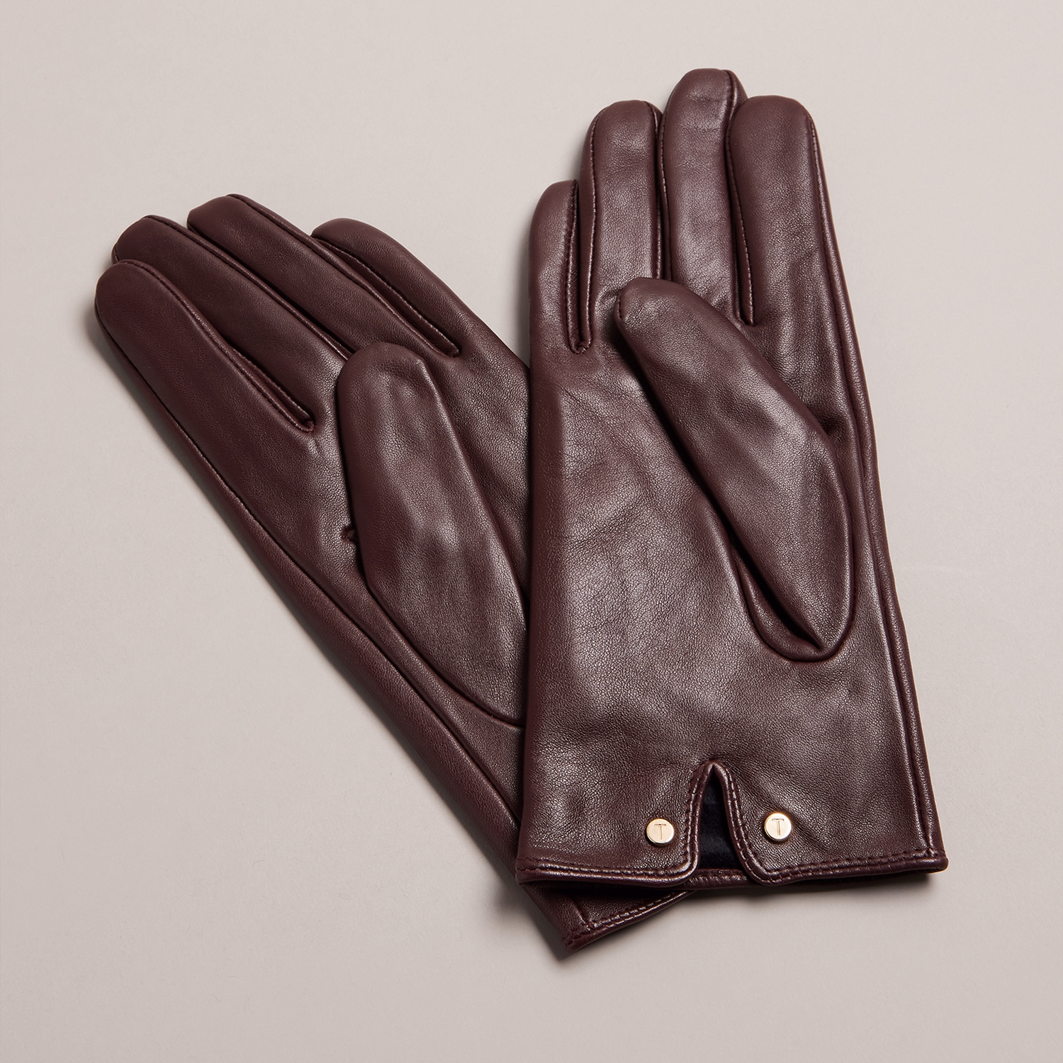 Arleos T-Stud Leather Gloves