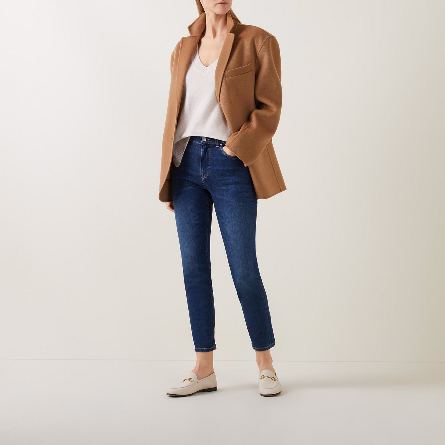 Mid Rise Slim Fit Cropped Jeans