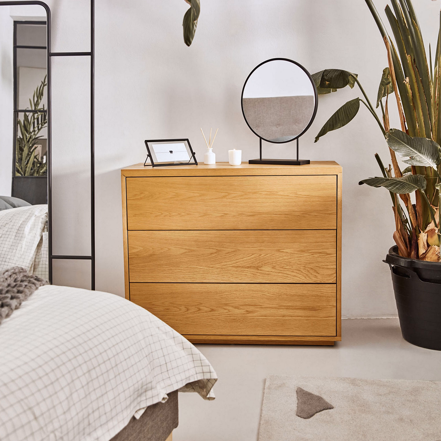 Abilen 3 Drawer Chest Of Drawers 90 x 75cm Oak Veneer