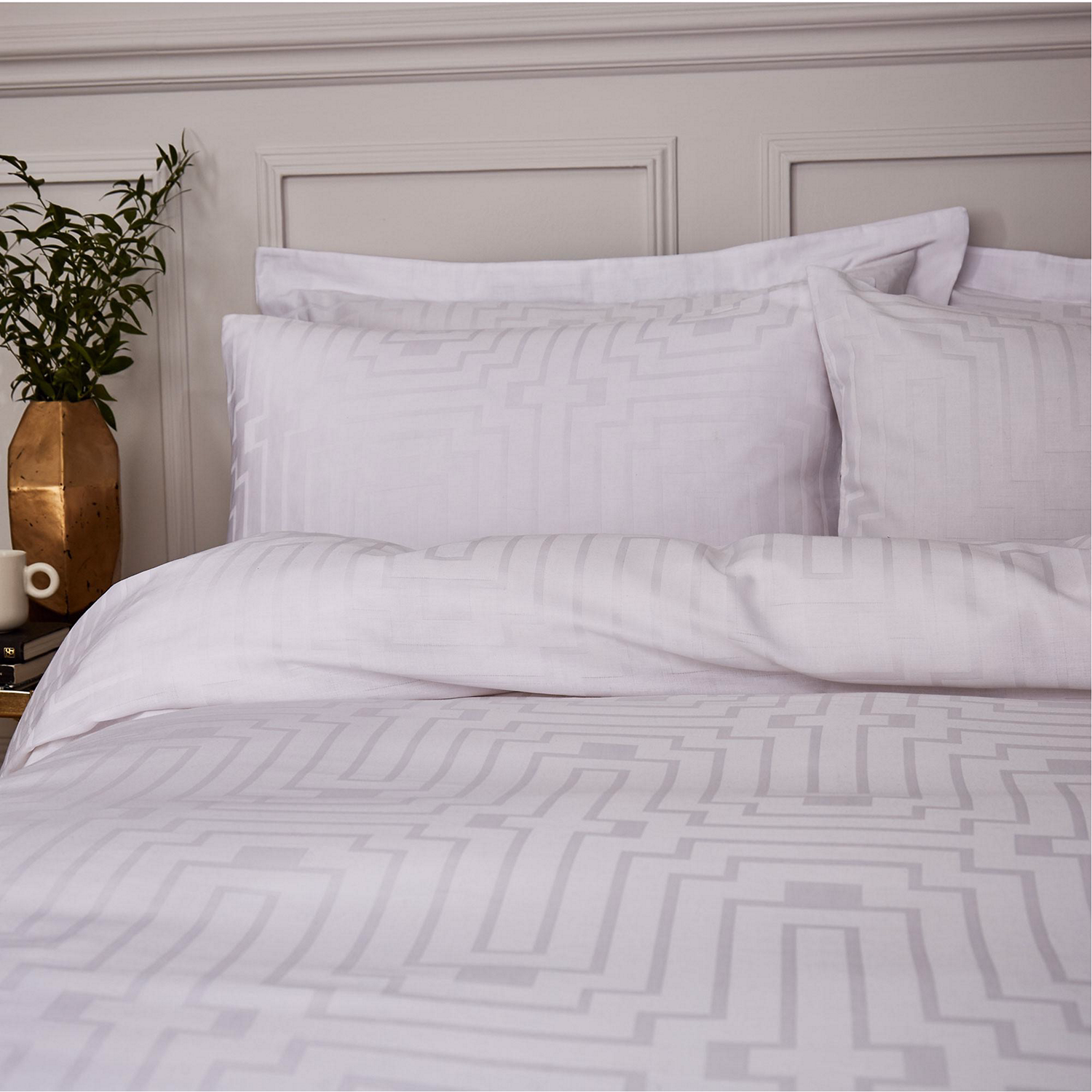 Satin Geo Duvet Set White