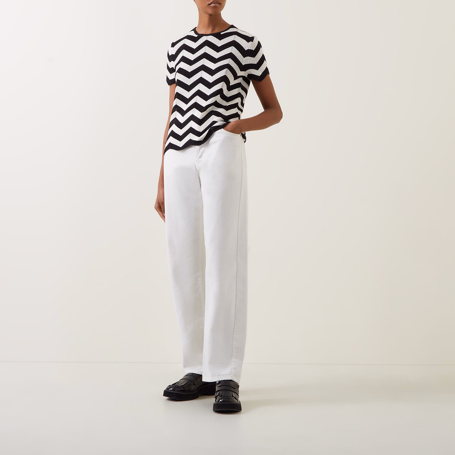 Nanmiette Chevron Motif Sweater